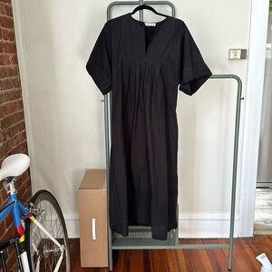 Everlane The Poplin Caftan Dress in Black